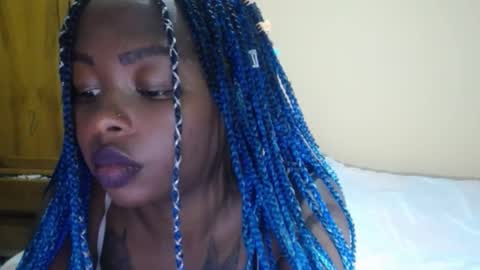 Snapshot of zooee_p chatting on 02.09.25 Zooe online show from 02.09.25