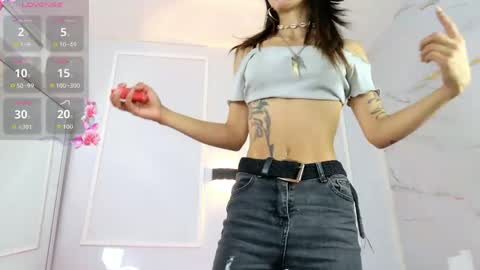 Snapshot of zorravioleta chatting on 04.24.26 Violeta online show from 04.24.26