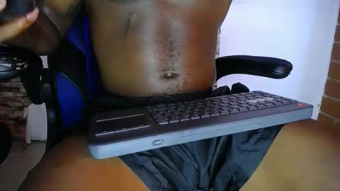 Snapshot of zousxxx chatting on 04.18.26 zousxxx online show from 04.18.26