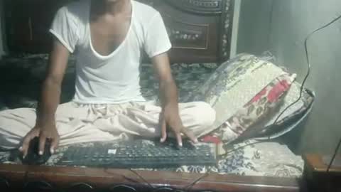 Snapshot of zoyakhan803 chatting on 09.20.25 zoyakhan803 online show from 09.20.25