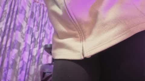 Snapshot of zury_tay chatting on 04.26.26 ZURY online show from 04.26.26