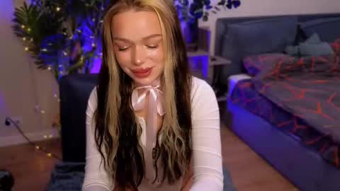 Snapshot of zuzzixx chatting on 02.12.25 zuzzixx online show from 02.12.25