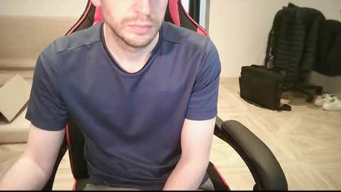 Snapshot of zyriosben chatting on 02.18.25 zyriosben online show from 02.18.25