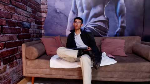 Zyro Nigth online show from 11.11.25