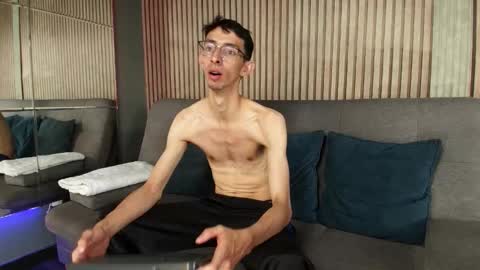 Zyro Nigth online show from 11.12.25