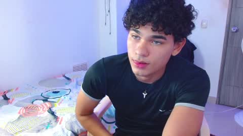 Snapshot of zyrosxk chatting on 02.05.25 antonio felipe online show from 02.05.25