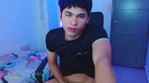 Snapshot of zyrosxk chatting on 02.15.25 antonio felipe online show from 02.15.25