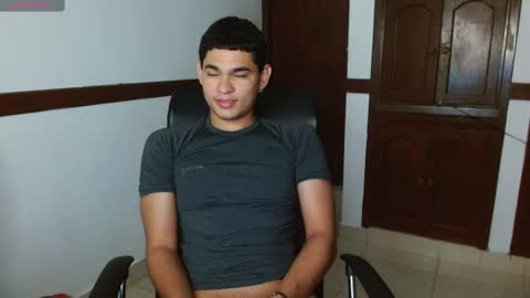 Snapshot of zyrosxk chatting on 09.18.25 antonio felipe online show from 09.18.25