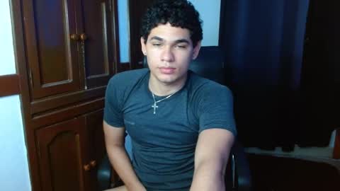 Snapshot of zyrosxk chatting on 10.31.25 antonio felipe online show from 10.31.25