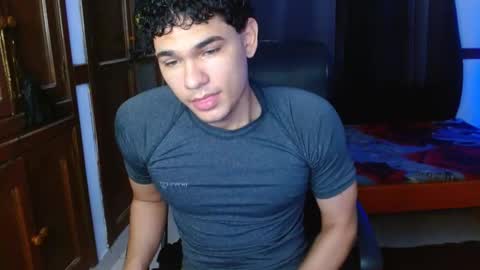 Snapshot of zyrosxk chatting on 12.02.25 antonio felipe online show from 12.02.25