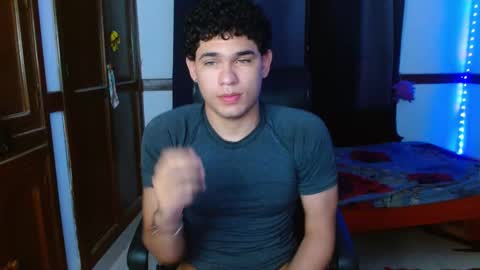 Snapshot of zyrosxk chatting on 12.15.25 antonio felipe online show from 12.15.25