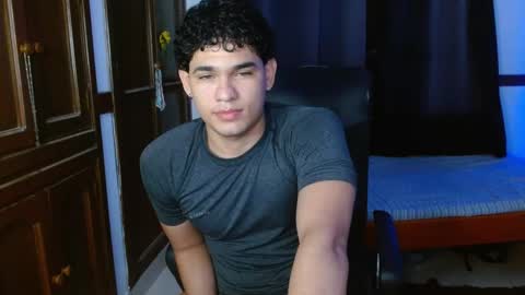 Snapshot of zyrosxk chatting on 12.22.25 antonio felipe online show from 12.22.25