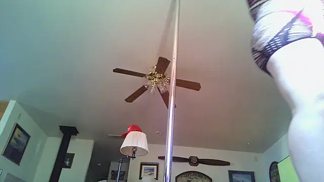 Snapshot of Starla_Quivers chatting on 11.03.25 Starla Quivers online show from 11.03.25