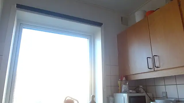 Snapshot of StarZ15 chatting on 09.28.25 StarZ15 online show from 09.28.25