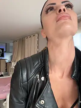 Snapshot of Helena_Karel chatting on 01.19.25 Helena Karel online show from 01.19.25