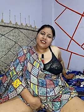 Snapshot of MOM-SUN-COUPLE chatting on 02.13.25 MOM-SUN-COUPLE online show from 02.13.25