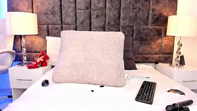 Petit-Rosse online show from 01.10.25