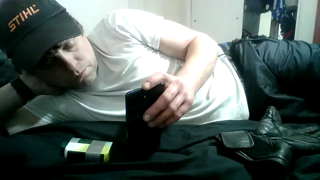 Snapshot of BoneDaddy2 chatting on 04.16.26 BoneDaddy2 online show from 04.16.26