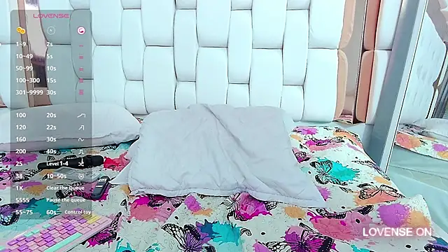 Snapshot of kinkylittlegirll chatting on 01.29.25 kinkylittlegirll online show from 01.29.25