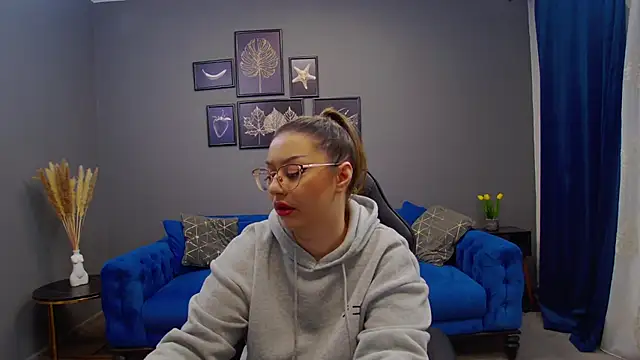 Snapshot of Katewalker_ chatting on 12.07.24 Katewalker online show from 12.07.24