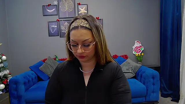 Snapshot of Katewalker_ chatting on 12.11.24 Katewalker online show from 12.11.24