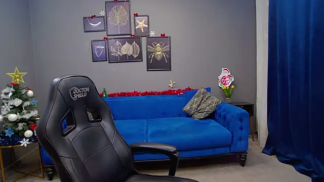 Snapshot of Katewalker_ chatting on 12.16.24 Katewalker online show from 12.16.24