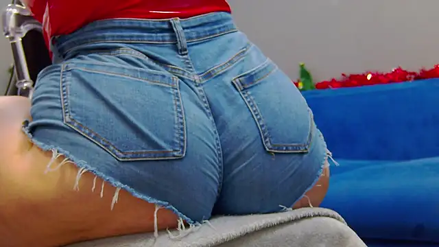 Snapshot of Katewalker_ chatting on 12.23.24 Katewalker online show from 12.23.24