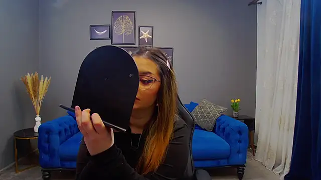 Snapshot of Katewalker_ chatting on 01.10.25 Katewalker online show from 01.10.25