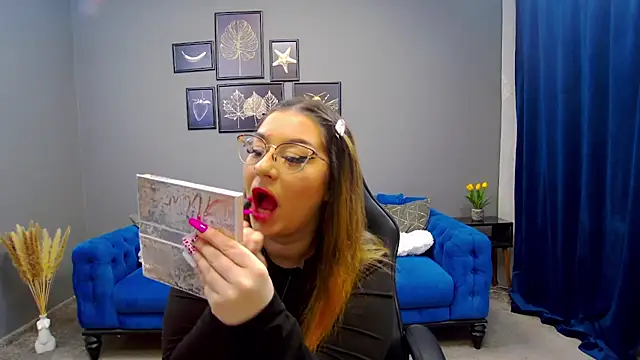 Snapshot of Katewalker_ chatting on 01.24.25 Katewalker online show from 01.24.25