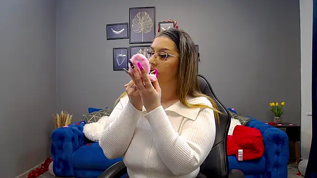 Snapshot of Katewalker_ chatting on 02.12.25 Katewalker online show from 02.12.25