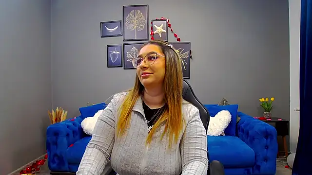 Snapshot of Katewalker_ chatting on 02.13.25 Katewalker online show from 02.13.25