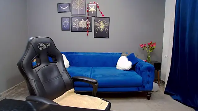 Snapshot of Katewalker_ chatting on 02.17.25 Katewalker online show from 02.17.25