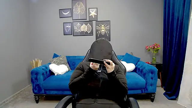 Snapshot of Katewalker_ chatting on 03.05.25 Katewalker online show from 03.05.25