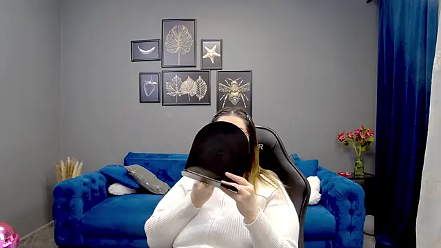 Snapshot of Katewalker_ chatting on 03.06.25 Katewalker online show from 03.06.25