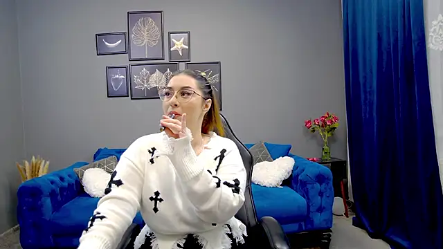 Snapshot of Katewalker_ chatting on 03.11.25 Katewalker online show from 03.11.25