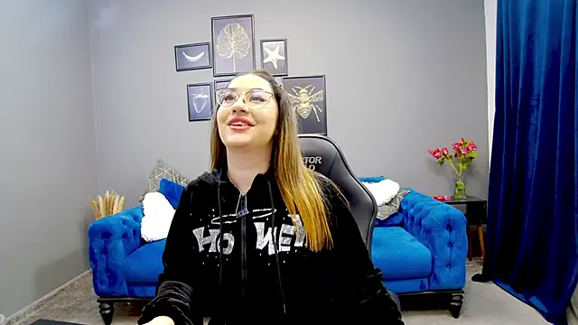 Snapshot of Katewalker_ chatting on 03.12.25 Katewalker online show from 03.12.25