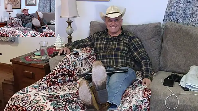 Foxhunt99 online show from 12.17.24