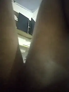 Snapshot of Dudamorena chatting on 11.17.25 Dudamorena online show from 11.17.25