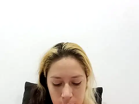 MommyMiaWs online show from 04.14.26