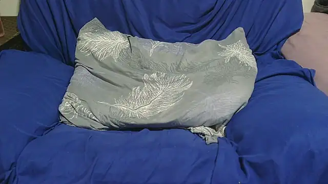 sluttylaura21 online show from 03.25.26