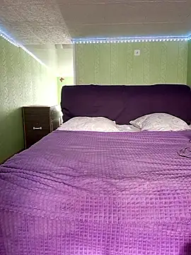 KiraXTender online show from 03.11.26