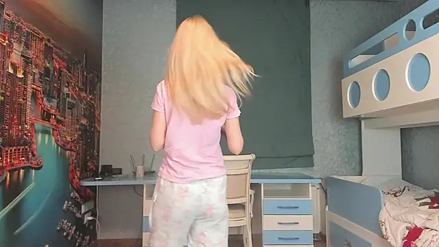 Masha 2002 online show from 04.14.26