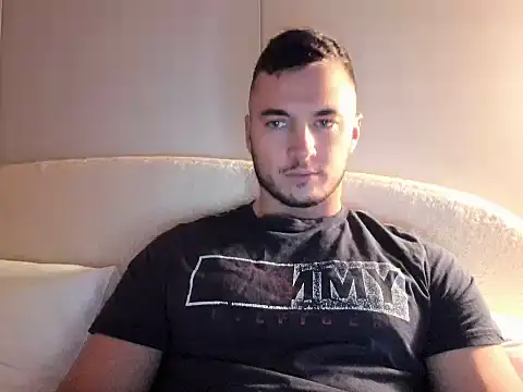 Snapshot of paulblack21 chatting on 04.10.26 paulblack21 online show from 04.10.26