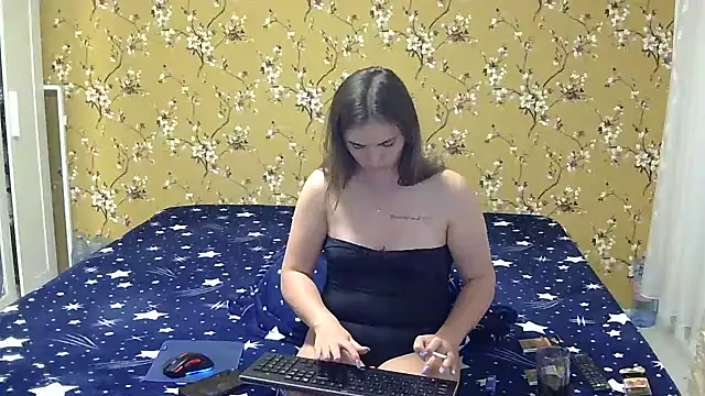 Karlabby online show from 10.17.25