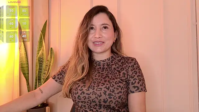 Angela smile online show from 05.22.26