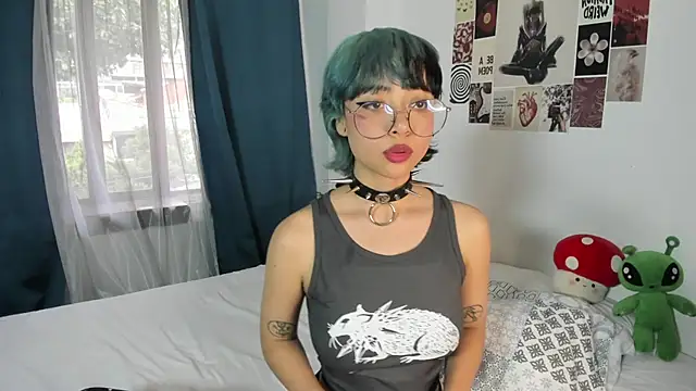 Snapshot of acid_candy_ chatting on 03.05.25 acid candy  online show from 03.05.25