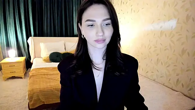 GracefulLook online show from 10.04.25