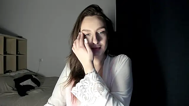 Ella   Bell online show from 02.11.25