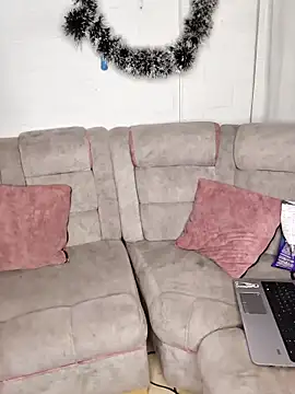 Snapshot of Juam22 chatting on 11.28.25 Juam22 online show from 11.28.25