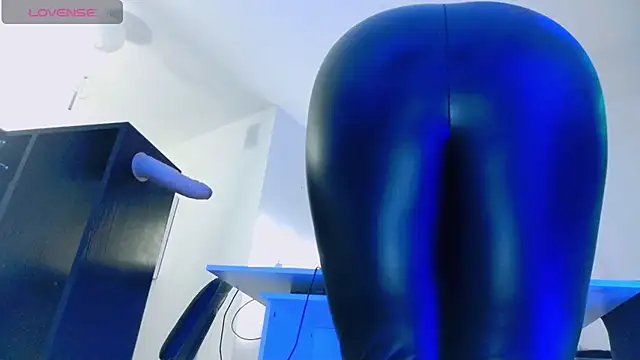 Snapshot of wickedxqueen chatting on 04.06.26 wickedxqueen online show from 04.06.26